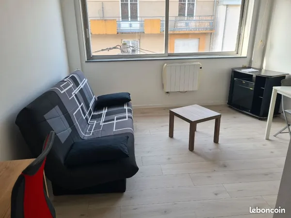 Lumineux Studio Meublé