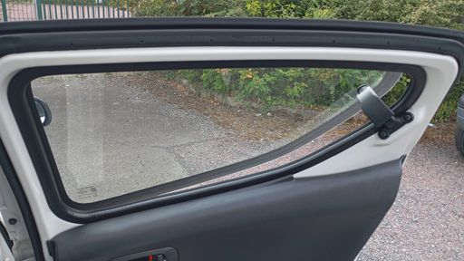 Suzuki Alto 1.0 68 - . – 2014 – 88846 km – Essence – Boîte Manuelle — photo 18