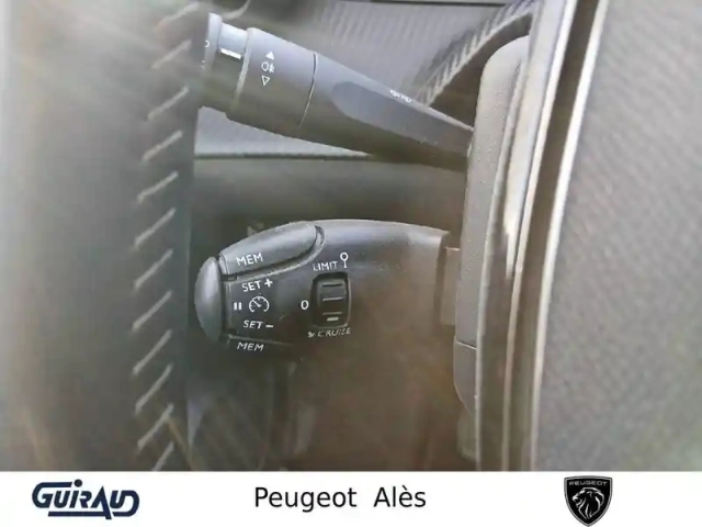 Peugeot 208 puretech 100 s&amp;s bvm6 — photo 19