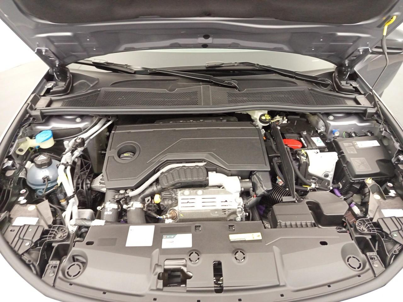 Peugeot 308 hybrid 145 e-dcs6 style — photo 15