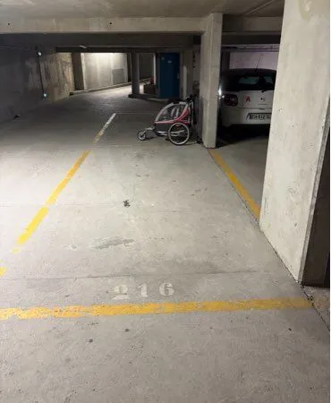 PLACE DE PARKING À LOUER - PARIS 13e - OLYMPIADES / TERRES AU CURÉ