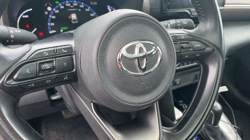 Toyota Yaris Cross 1.5 HSD 116 Hybrid 4WD E-CVT 92 - Collection – 2022 – 89403 km – Hybride essence – Boîte Robotisée — photo 4