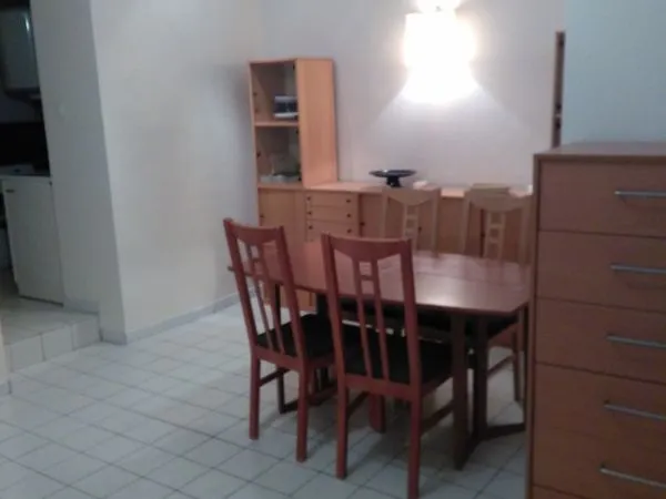 Près du métro Commerce, appartement clair 3 pièces situé dans une rue très calme