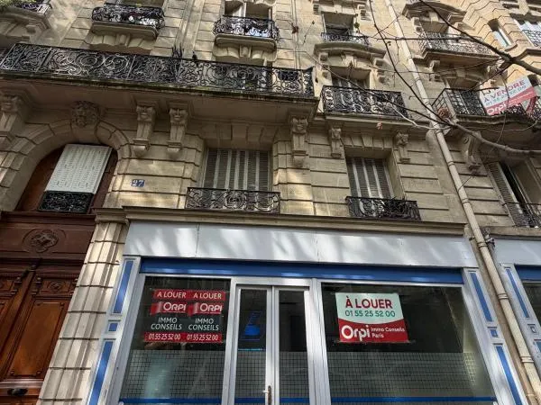 Bien Commercial À Louer 61 m² - Paris 75011