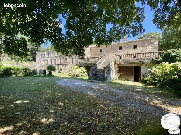 Ancienne manufacrure en bord de riviére - 420 m² sur 8 000 m