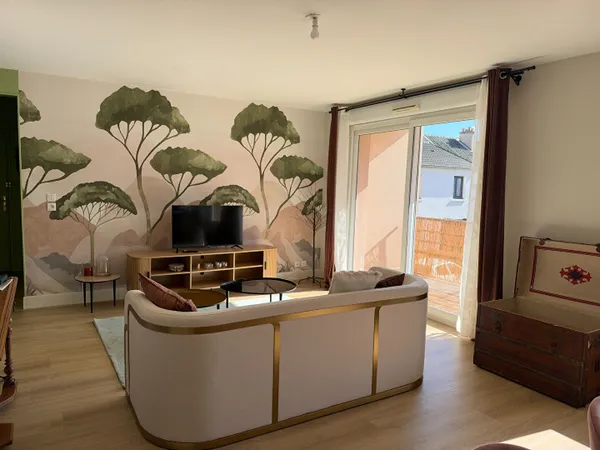 À LOUER - BEL APPARTEMENT MEUBLÉ DE 3 CHAMBRES