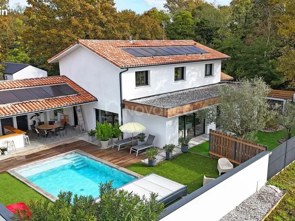 Maison 6 pièces 195 m²