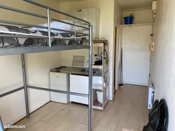Studio 1 pièce 13 m²