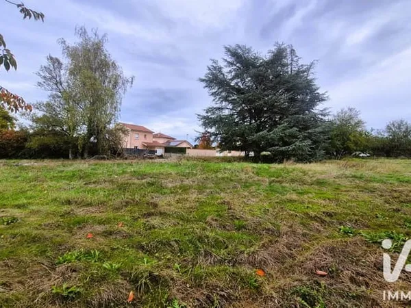 Terrain 2153 m²