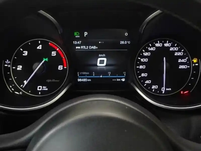 Alfa Romeo Stelvio 2.2 diesel 210ch executive q4 at8 my19 — photo 9