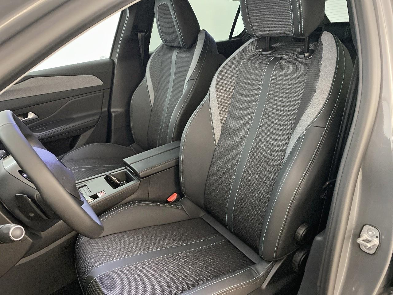 Peugeot 308 hybrid 145 e-dcs6 allure — photo 9