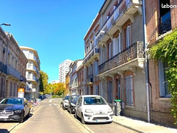 Toulouse centre, quartier Chalets, petit logement pouvant faire office de bureau, dans toulousaine t