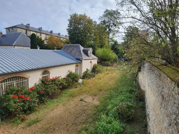 Maison 28 pièces 713 m²