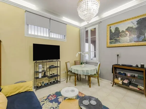 Cannes centre ville Appartement 3 pièces à rénover à vendre