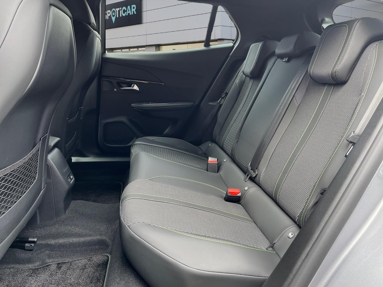 Peugeot 2008 hybrid 145 ch e-dcs6 gt — photo 10