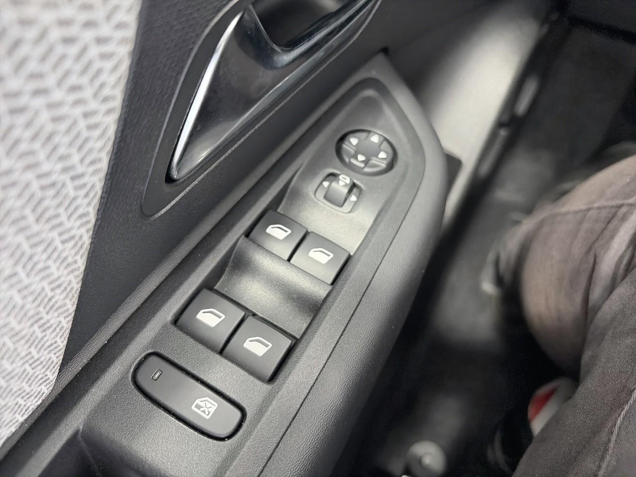 Citroën C4 X puretech 130 s&s eat8 shine — photo 28