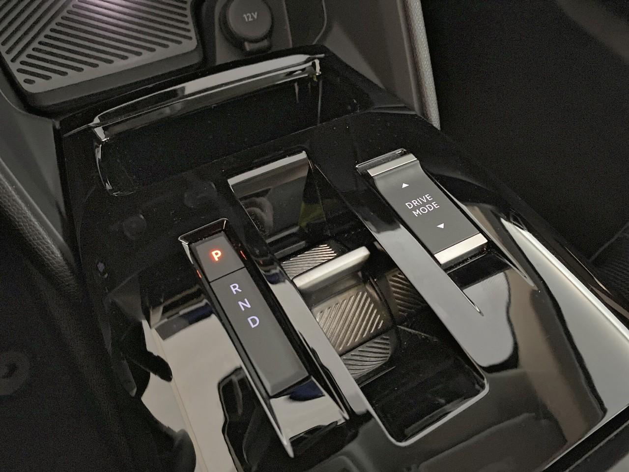 Citroën C4 hybride 145 ch e-dcs6 business — photo 15