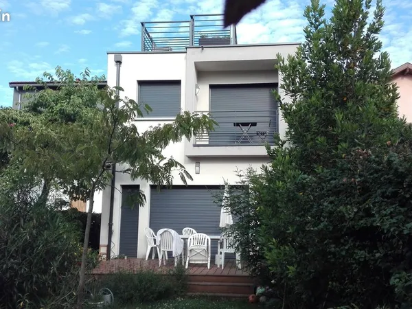Location meublée maison 135 m² à Oullins (69600)