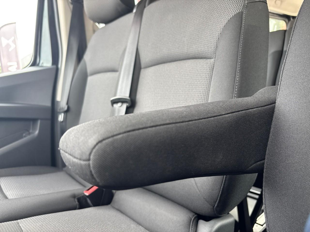 Renault Trafic l2 2.0 blue dci 150ch s&s zen 8 places — photo 24