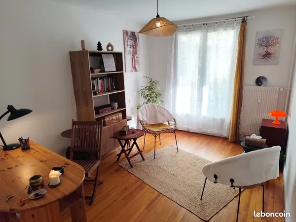 Bureau, cabinet pour activité bien-être