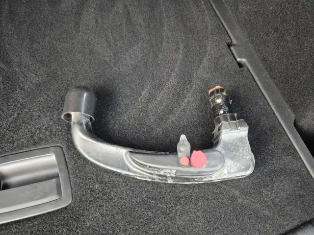 Peugeot 3008 hybrid 145 e-dcs6 — photo 7