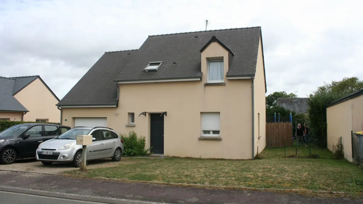 Photo 1