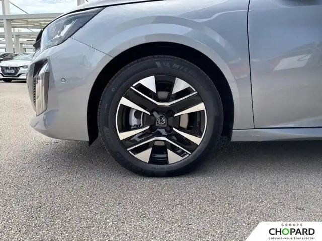 Peugeot 208 turbo 100 ch bvm6 — photo 7