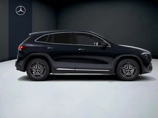 Mercedes Eqa 250+ amg line — photo 6