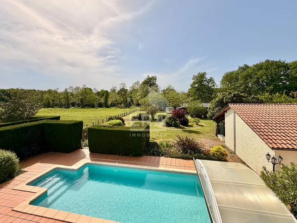 Maison 8 pièces 213 m²