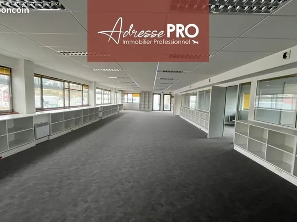 Bureau 220 m²