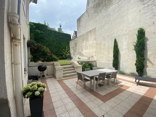 Maison 8 pièces 250 m²