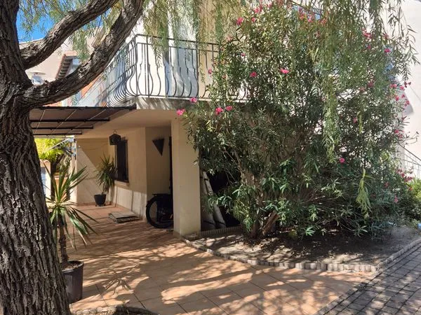 Maison 176 m2+ Appartement 62 m2 à Cavaillon