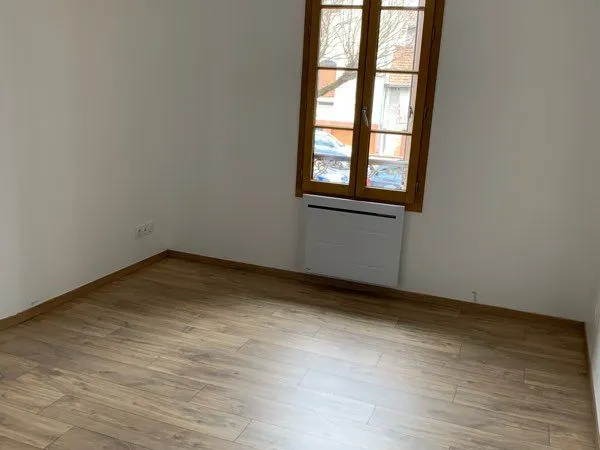 Pamiers loue appartement avec balcon