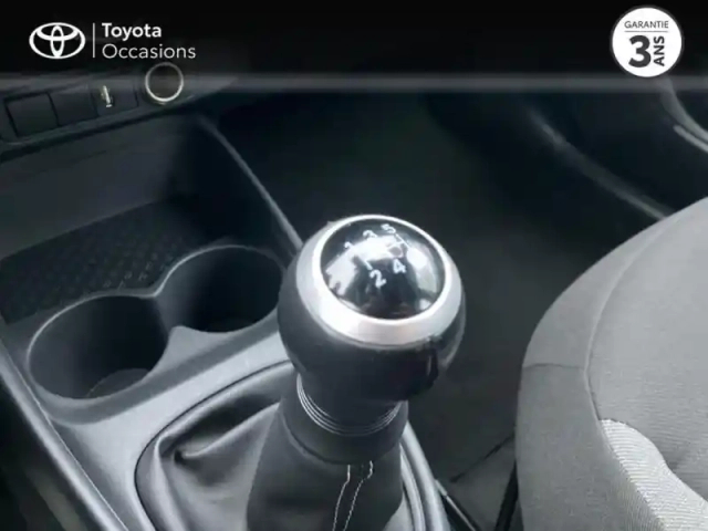 Toyota Aygo x 1.0 vvt-i 72ch dynamic — photo 11