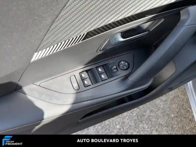 Peugeot 2008 1.2 puretech 130ch s&amp;s allure eat8 — photo 14