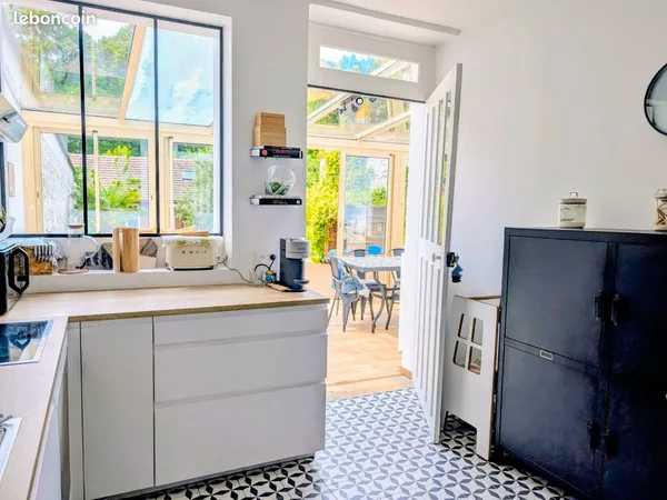 Maison de caractère 152m² au sol - 5 ch - Dépendance 19m² - Véranda - Rénovation totale - Marines Ce