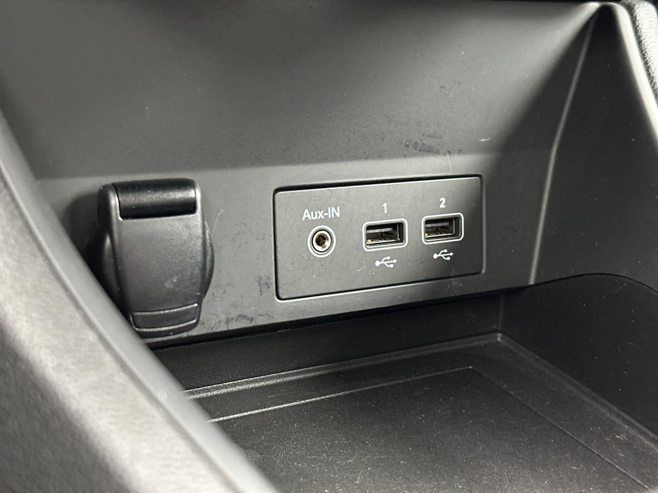 Renault Captur blue dci 115 edc business — photo 29