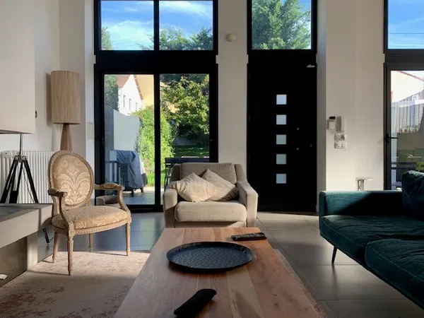 LOFT ATYPIQUE AVEC JARDIN MONT VALERIEN