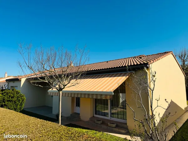 MAISON 4 CHAMBRES + GARAGE NIORT QUARTIER SAINTE PEZENNE 120m2 PRIX: 210 000 FAI