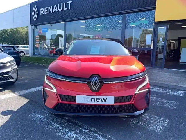 Renault Megane e-tech 220 ch autonomie confort gsr2 — photo 4