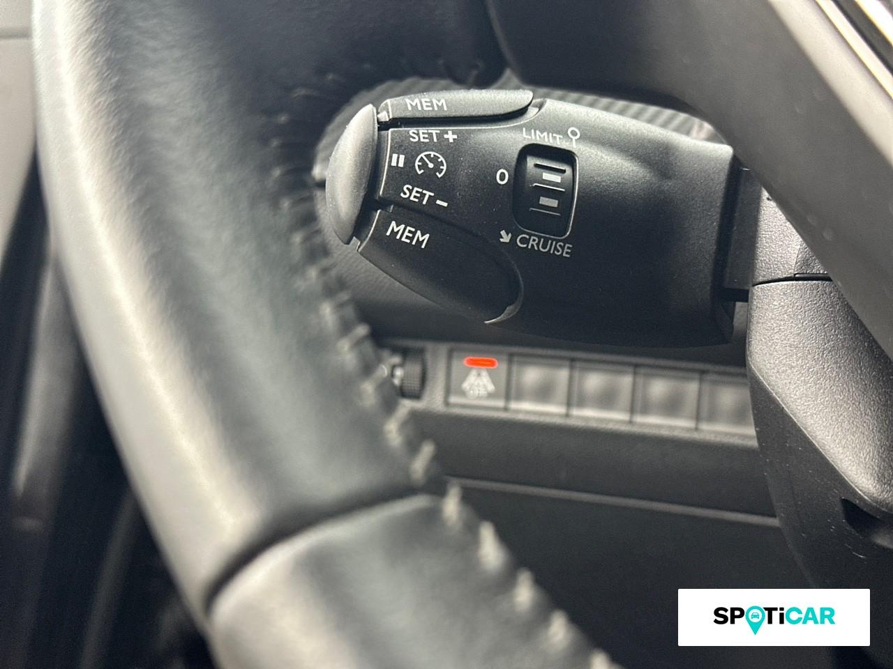 Peugeot 208 1.2 puretech 100ch s&s style — photo 17