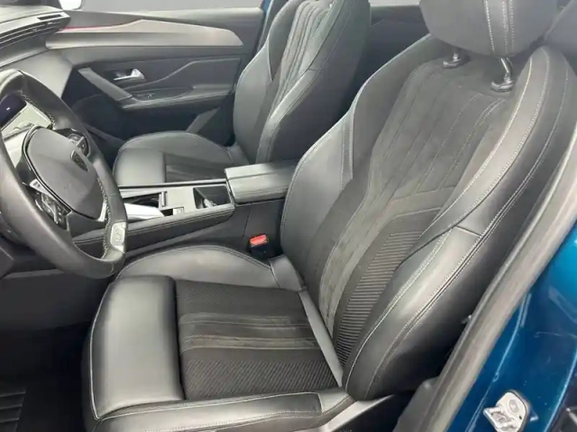 Peugeot 408 phev 225 e-eat8 — photo 11