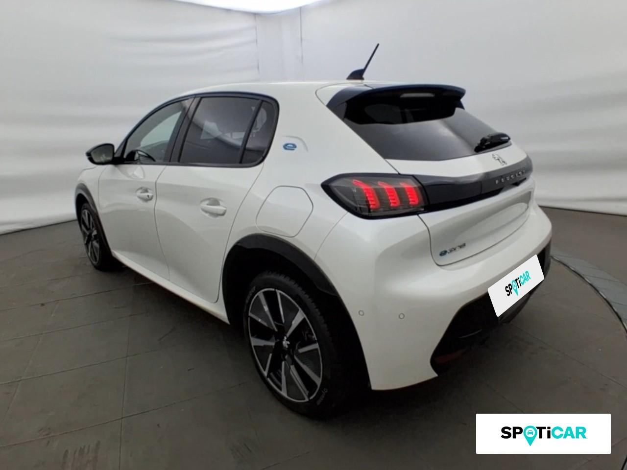 Peugeot 208 e-208 136ch gt — photo 7