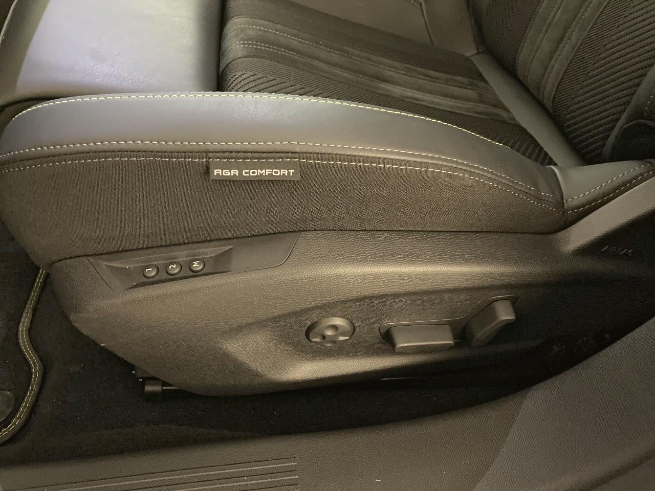 Peugeot 408 hybrid 136 e-dcs6 gt — photo 19