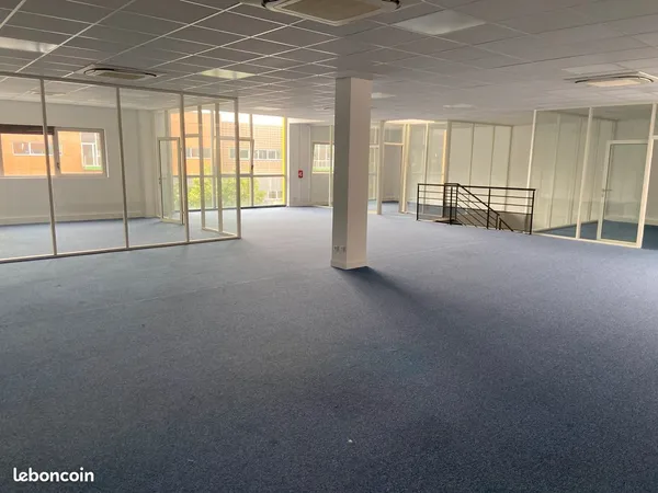 Entrepot 608 m2 villebon sur yvette