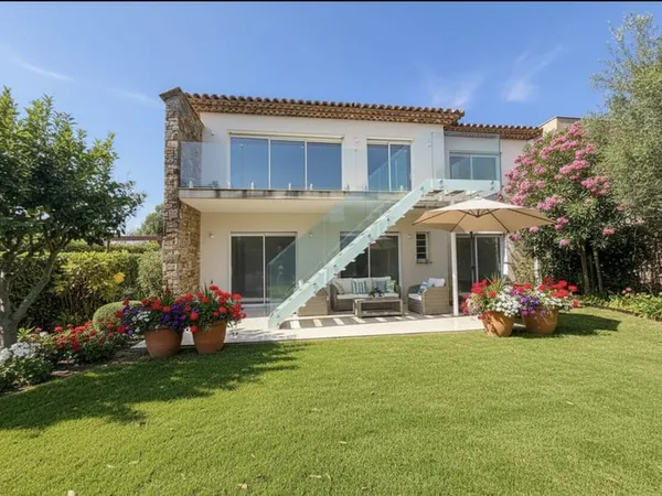 VILLA CONTEMPORAINE 167 m2 | Vue mer panoramique | Jardin 500 m2 piscinable | 4 suites