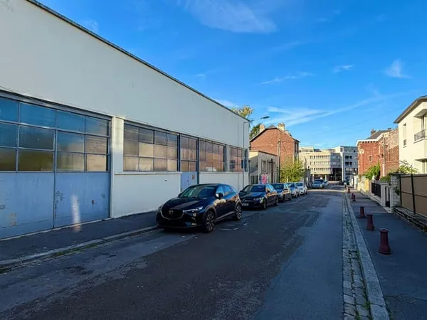 Local commercial 400 m²