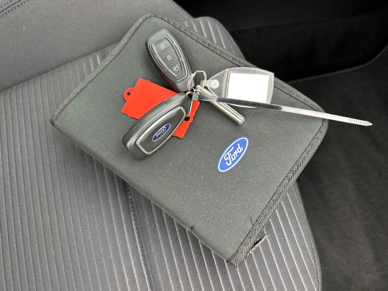 Ford Focus 1.0 ecoboost 125 s&s titanium — photo 36