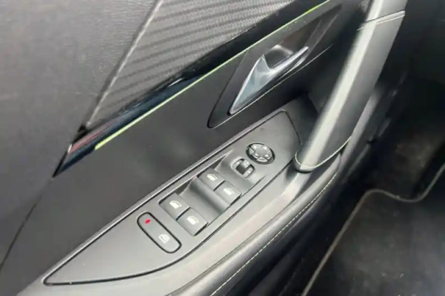 Peugeot 208 puretech 130 s&amp;s eat8 — photo 60