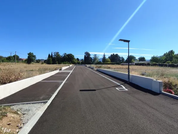 Terrain 892 m²
